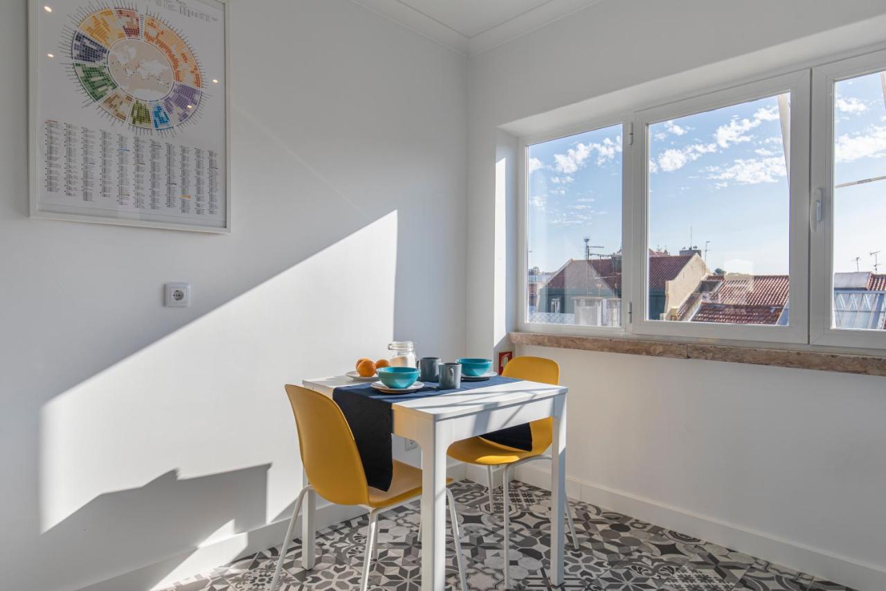 Lovelystay - Sunny 1Bdr Apartment W/Terrace Lisboa Eksteriør billede